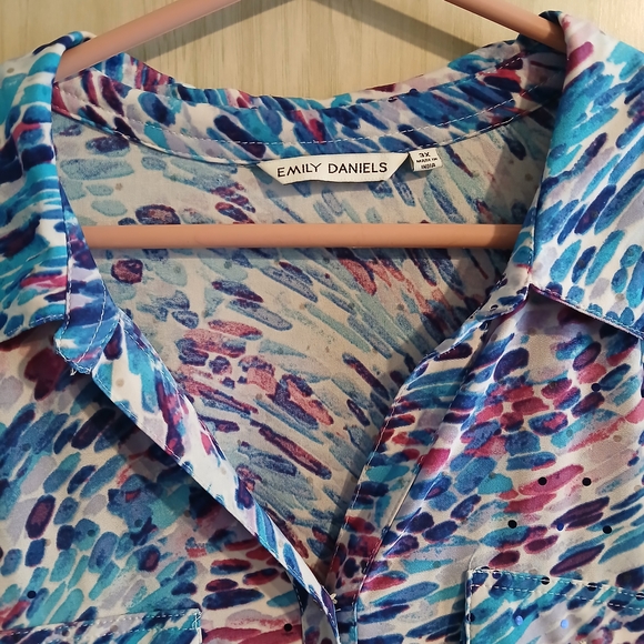 Multicolor Abstract Blouse - Picture 8 of 10